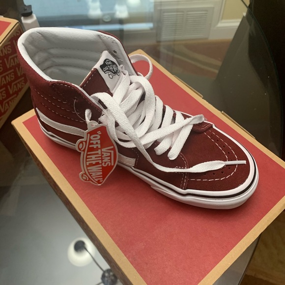 VANS - Picture 1 of 5